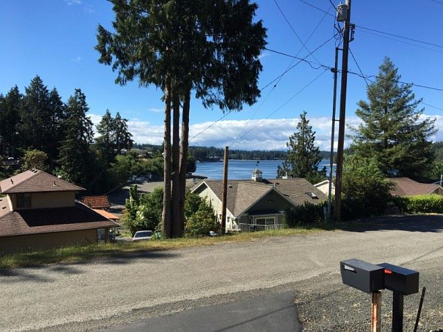 2nd image of 9924 Mariner Dr NW