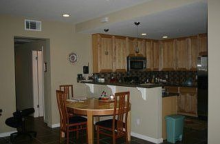 4th image of 89 Bassett St