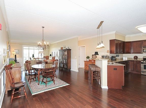 4th image of 50 S Greeley St APT 302