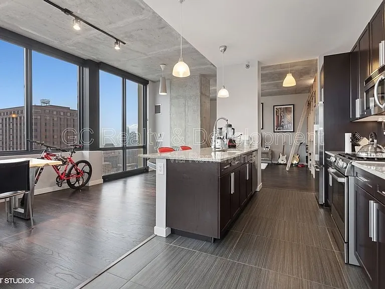 235 W Van Buren St #4501 — Photo 4