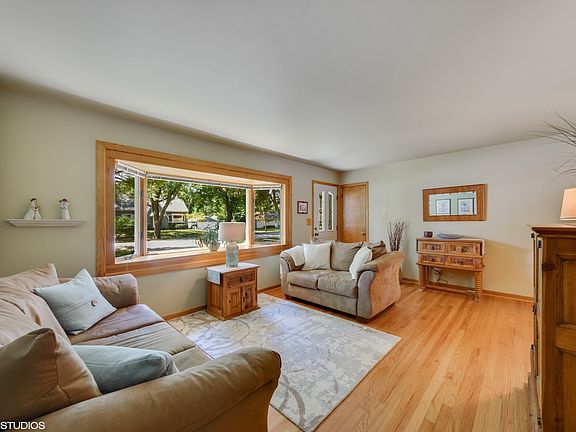 2nd image of 164 Ashland Ave
