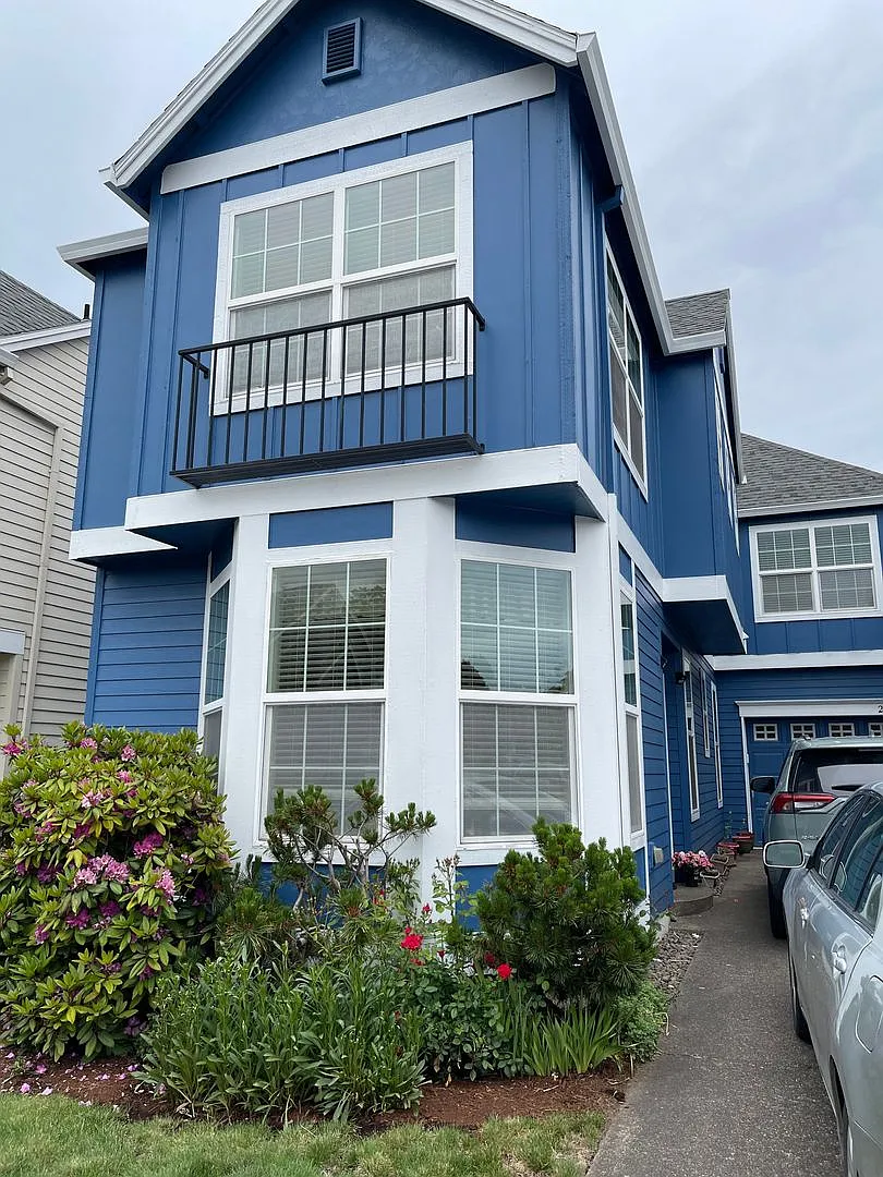 Available Now! 3bd/2.5ba House In Fantastic Hoa Community! Absolutely Stunning Custom Home! — Photo 1