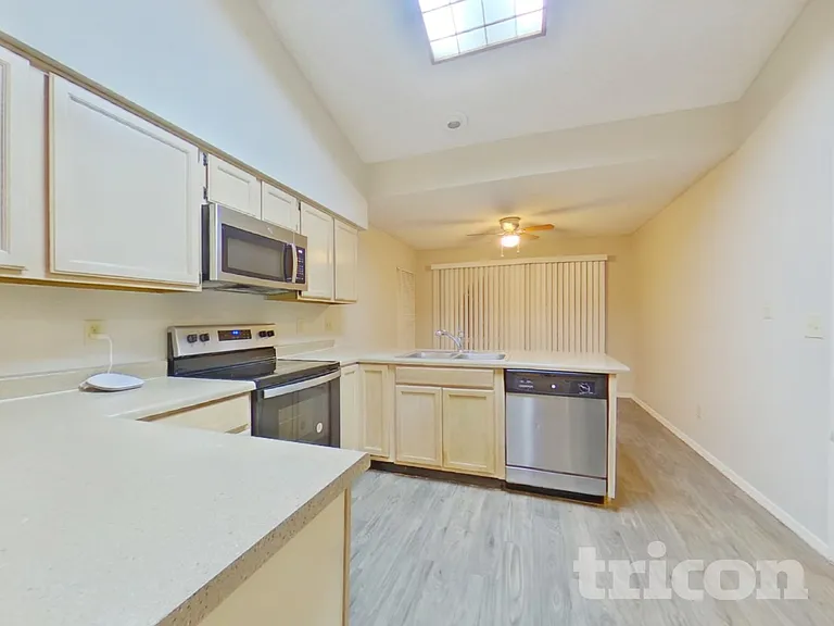 1313 N Avoca — Photo 7