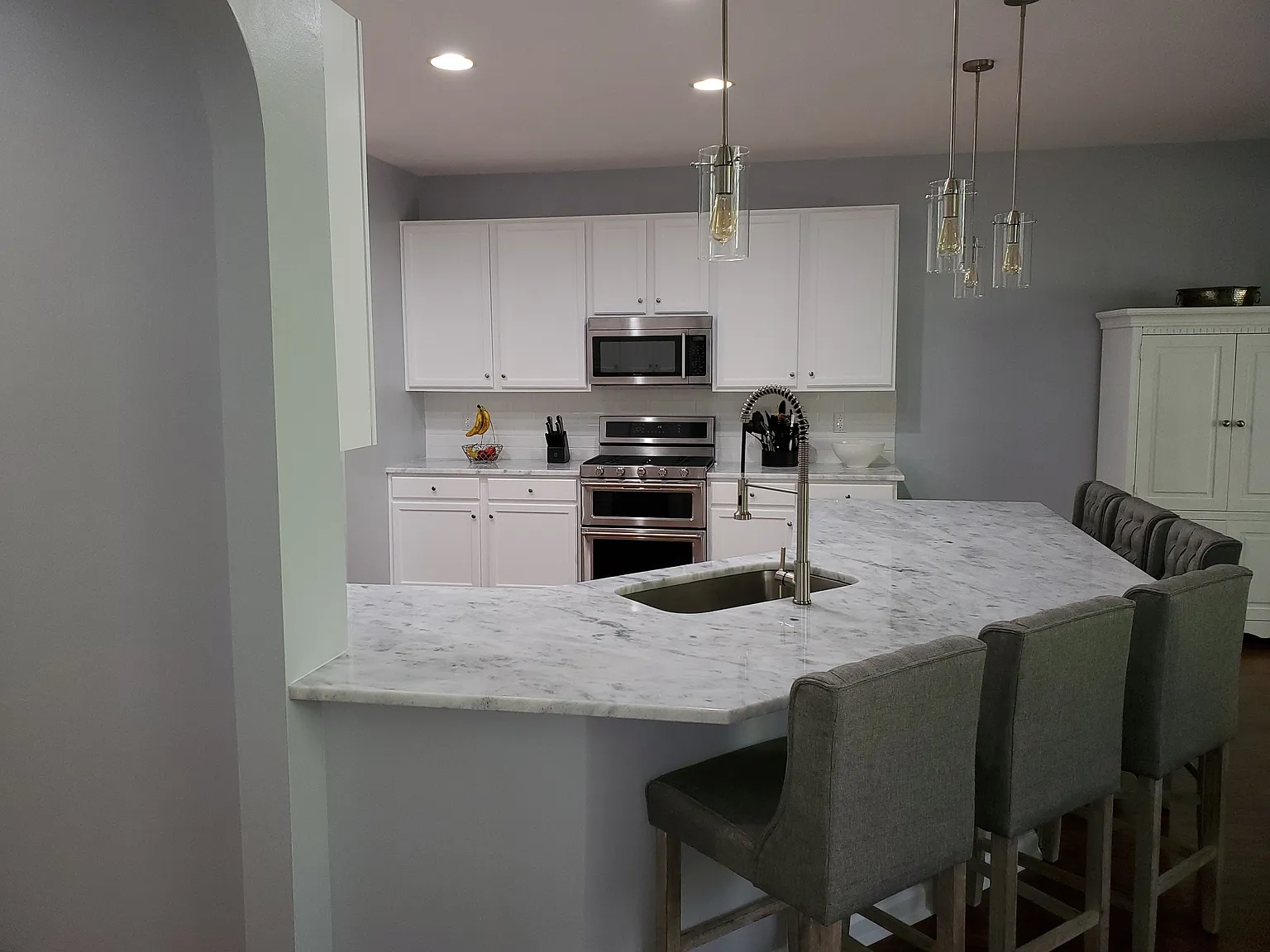 4 bed, 3.5 bath, 2520 sqft, $3,000 — Photo 4