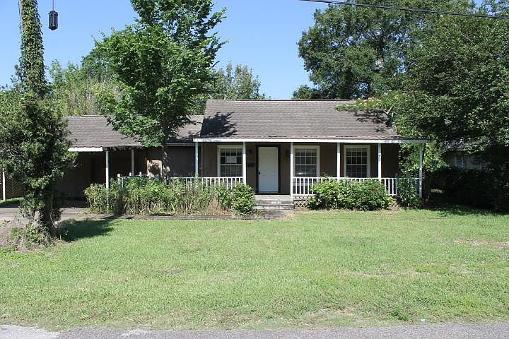 1st image of 2295 Central Dr
