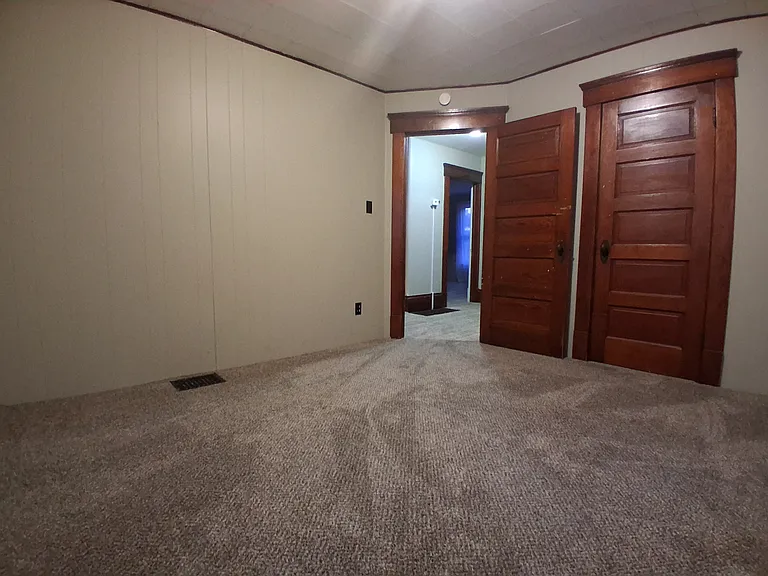 926 Dueber Ave SW #B — Photo 3
