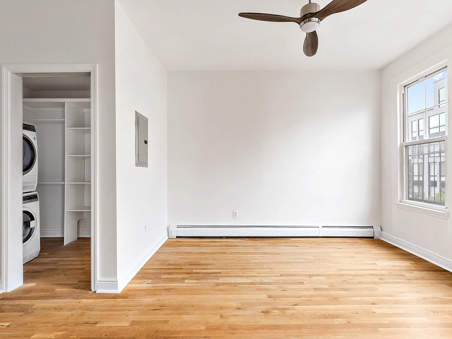 206 Montrose Avenue — Photo 3