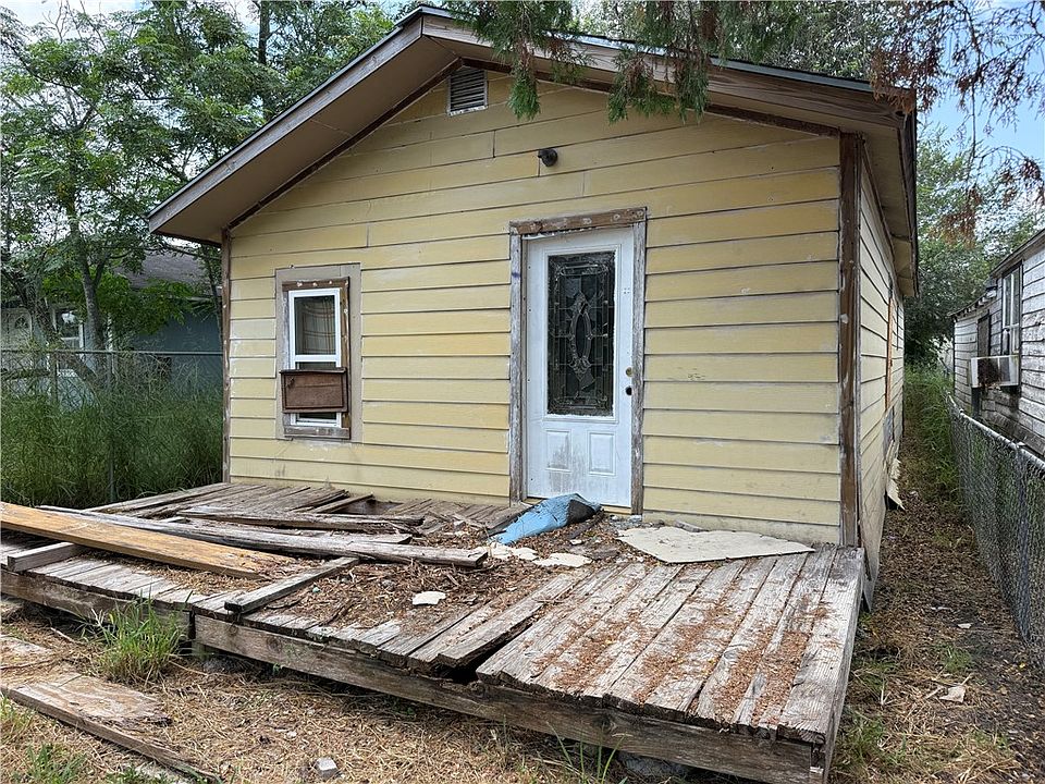 1st image of 928 Indiana St