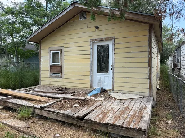 928 Indiana St, Robstown, TX 78380