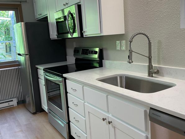 914 3rd Ave NE Unit 8