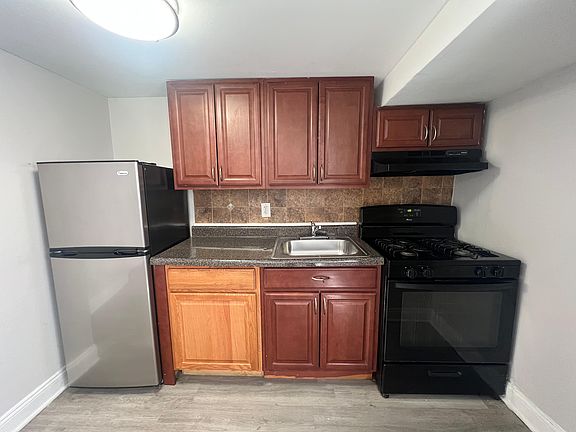 2nd image of 57 Van Reypen St #B1e