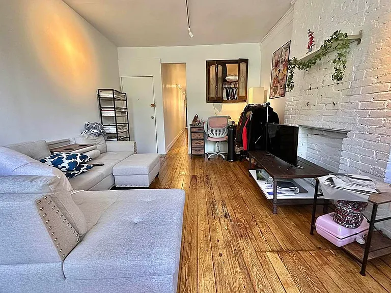 453 W 46th St #3A — Photo 2