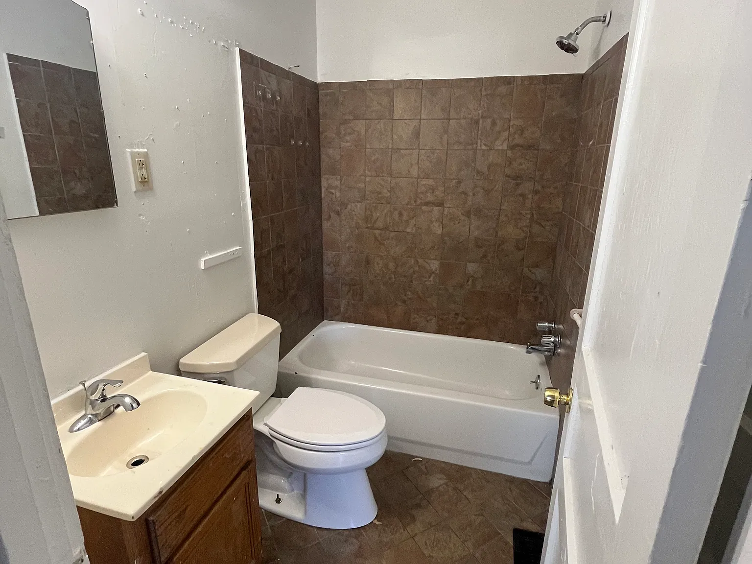 2 bed, 768 sqft, $1,500 — Photo 4