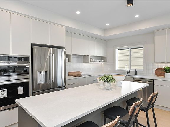 3rd image of 2524 Alabaster Ct