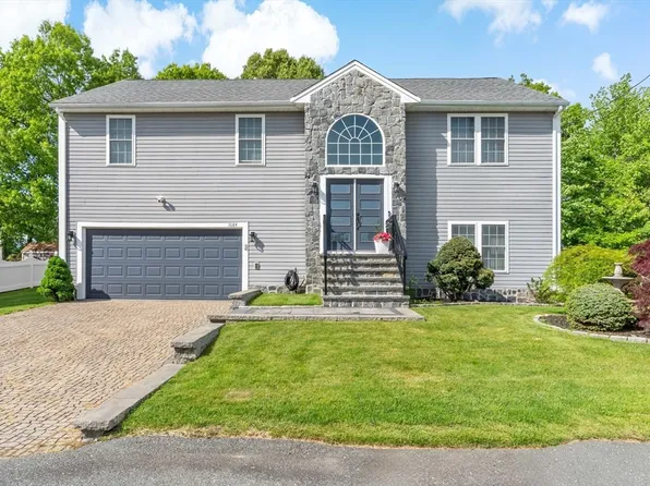 1084 Laurel St, Fall River, MA 02721