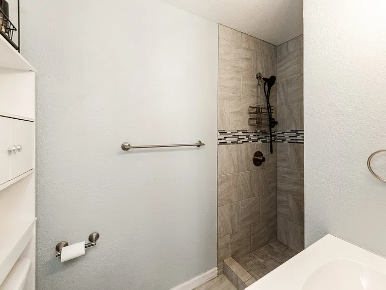 1703 Harrow Rd — Photo 30
