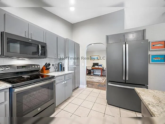 1632 Windsor Pl — Photo 9