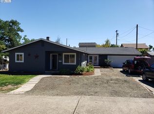 1945 NE Oswego Ave, Roseburg, OR 97470