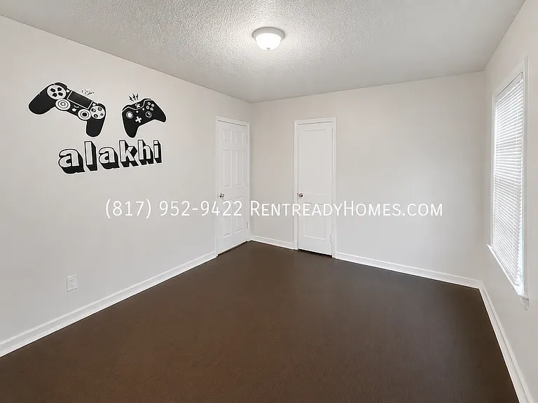 1416 Woodward Rd — Photo 10