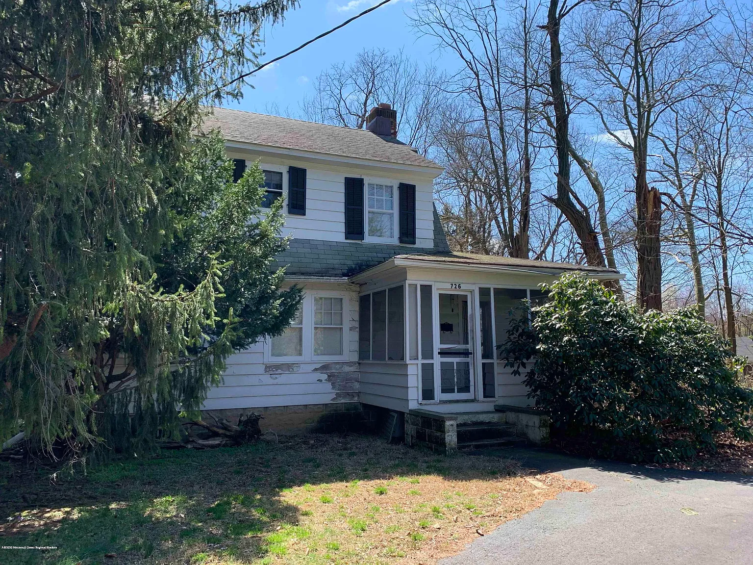 726 Sycamore Ave photo 1