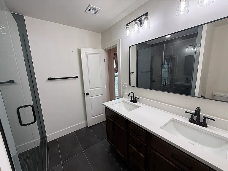 520 N Xenophon Ave — Photo 13