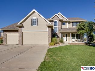 17002 Kimberly Cir, Omaha, NE 68116