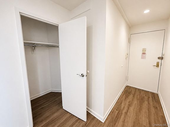 4th image of 1594 Unionport Road #3H