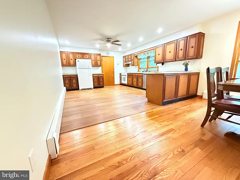 2392 E Ave — Photo 14