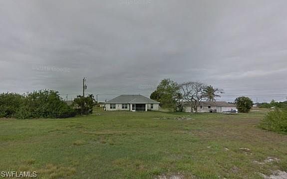 2nd image of 452 NE 1st Pl