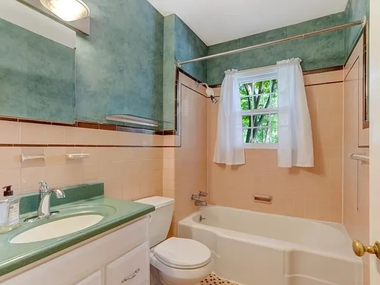 1804 Madison Ave — Photo 13