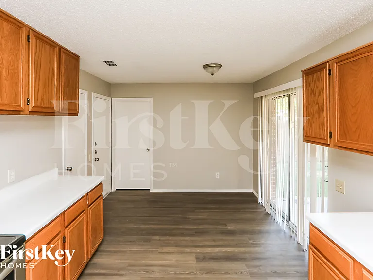 5320 Faireast Ct — Photo 7