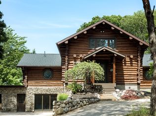 17097 Roosevelt Rd, Spring Lake, MI 49456