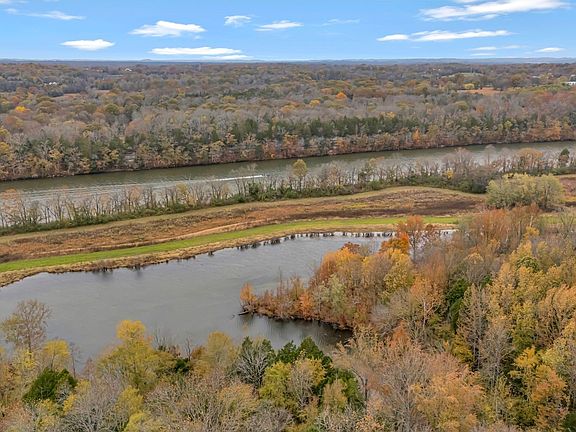3rd image of 2700B Canoe Branch Rd