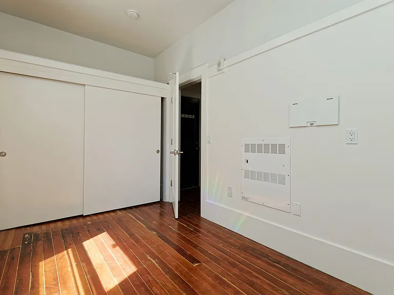 1605 Clay St — Photo 14