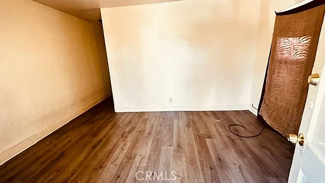 1221 W 59th St — Photo 5