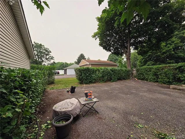 2 bed, 1.0 bath, 800 sqft, $1,900 — Photo 2