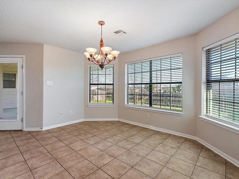 6104 Alexus Dr — Photo 1