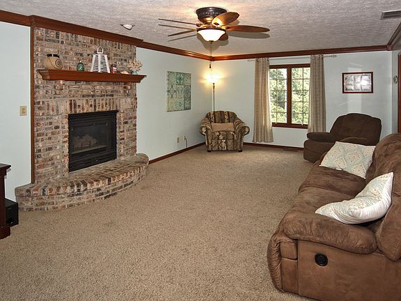 4th image of 6078 Brookshire Dr