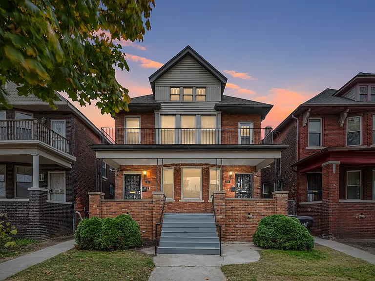 310 Hendrie St — Photo 2