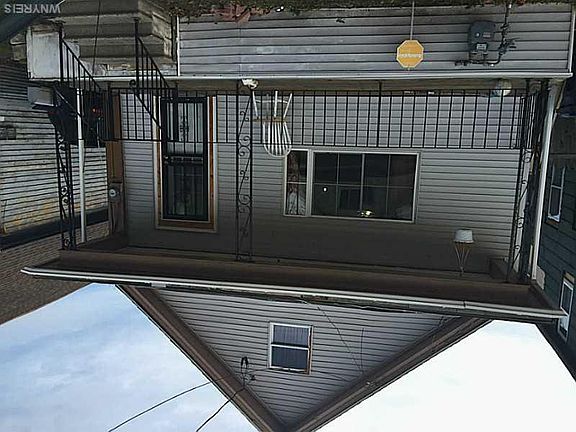 2nd image of 90 Loepere St