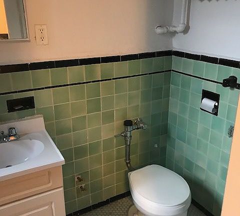 5th image of 3317 84th St APT A3