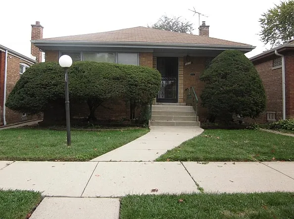 9035 S Euclid Ave