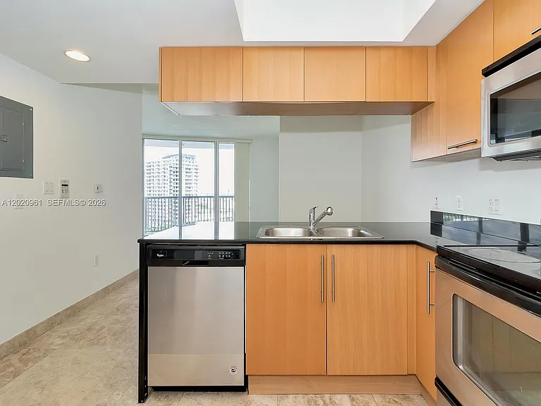 1750 N Bayshore Dr #1515 — Photo 10