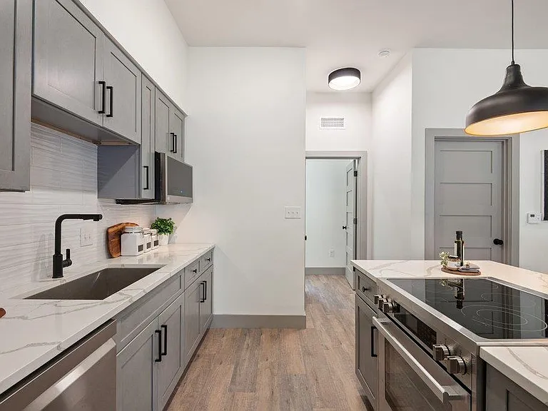 2450 Wickersham Ln #2022 — Photo 4