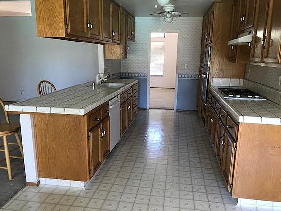 2nd image of 1414 Dorchester Dr