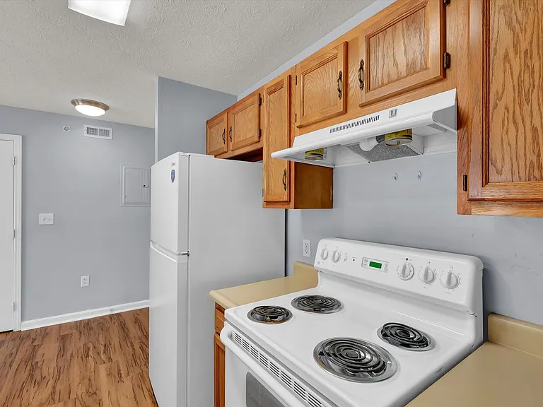 Rowan Place Apartments — Photo 22