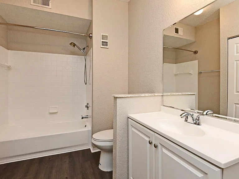 826 Camargo Way #305 — Photo 32