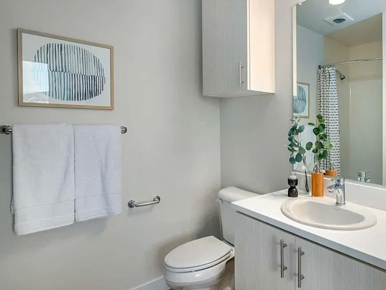 Acqua Apartments - Student Affordable — Photo 23