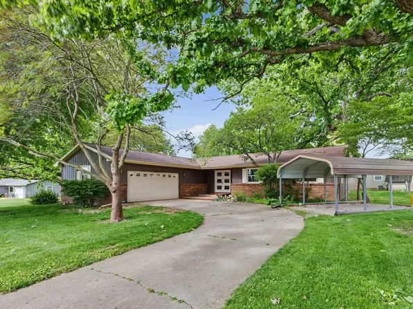 9 Dunlap Woods, Sidney, IL 61877