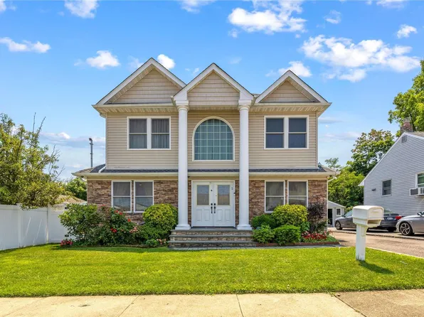 40 Indiana Street, Hicksville, NY 11801